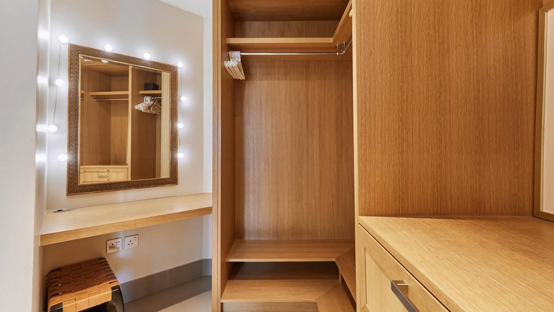 Bnbmehomes - Opera Grand Dubai