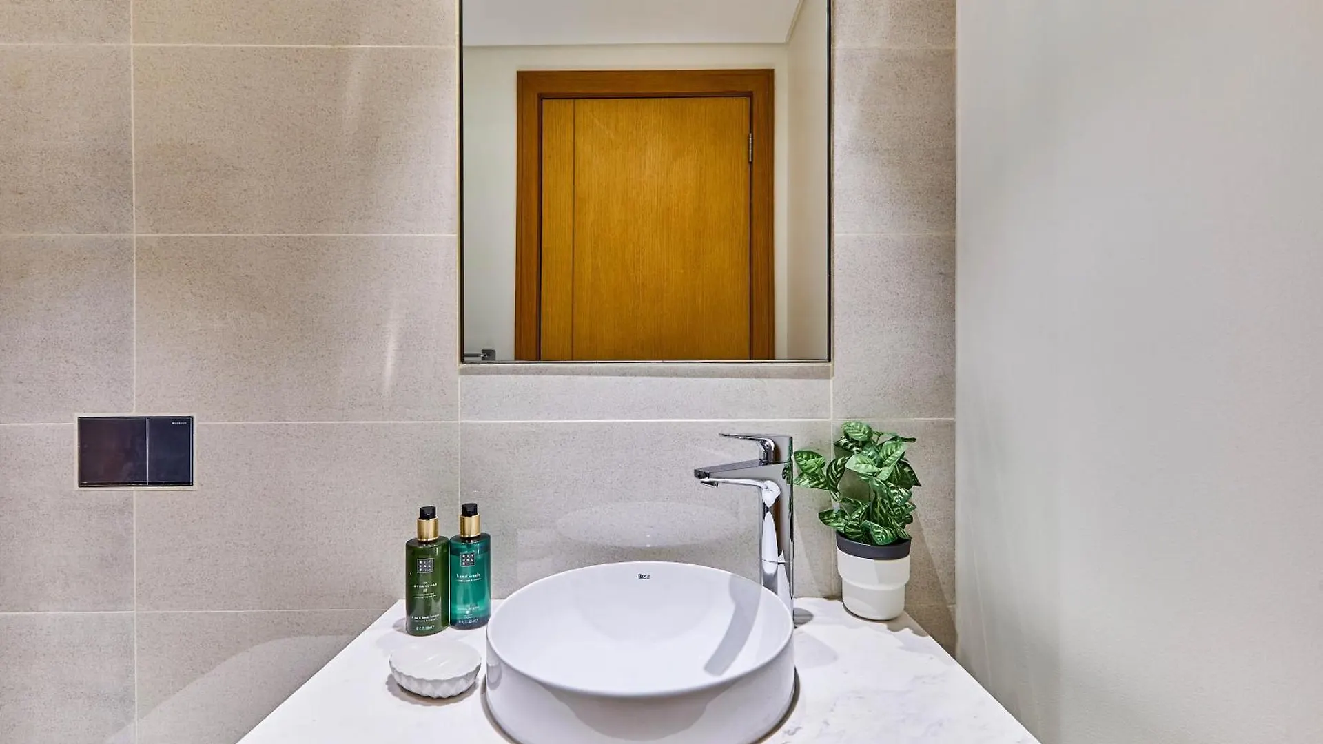 Bnbmehomes - Opera Grand Dubai 0*,