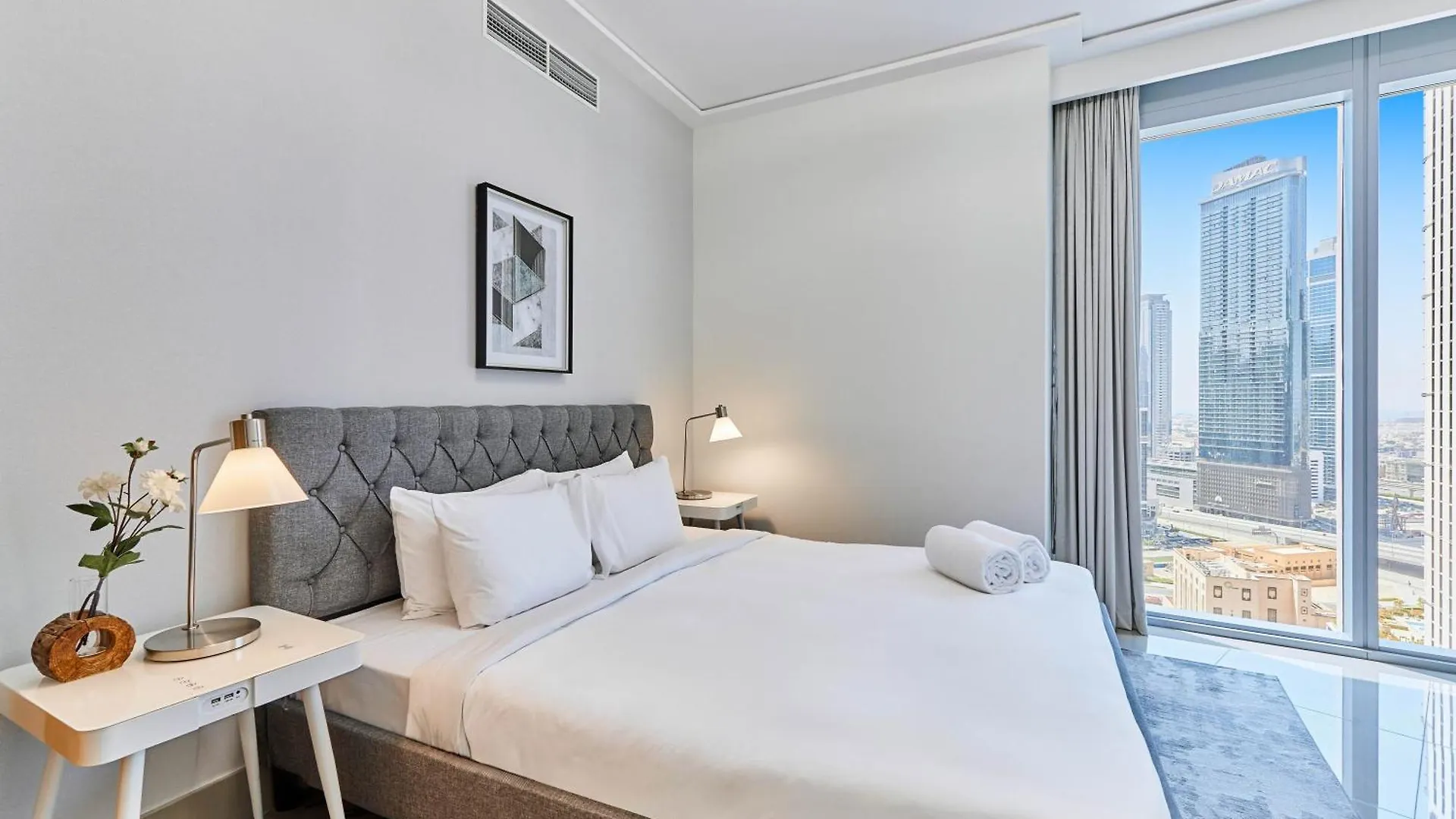 Bnbmehomes - Opera Grand Dubai Apartment