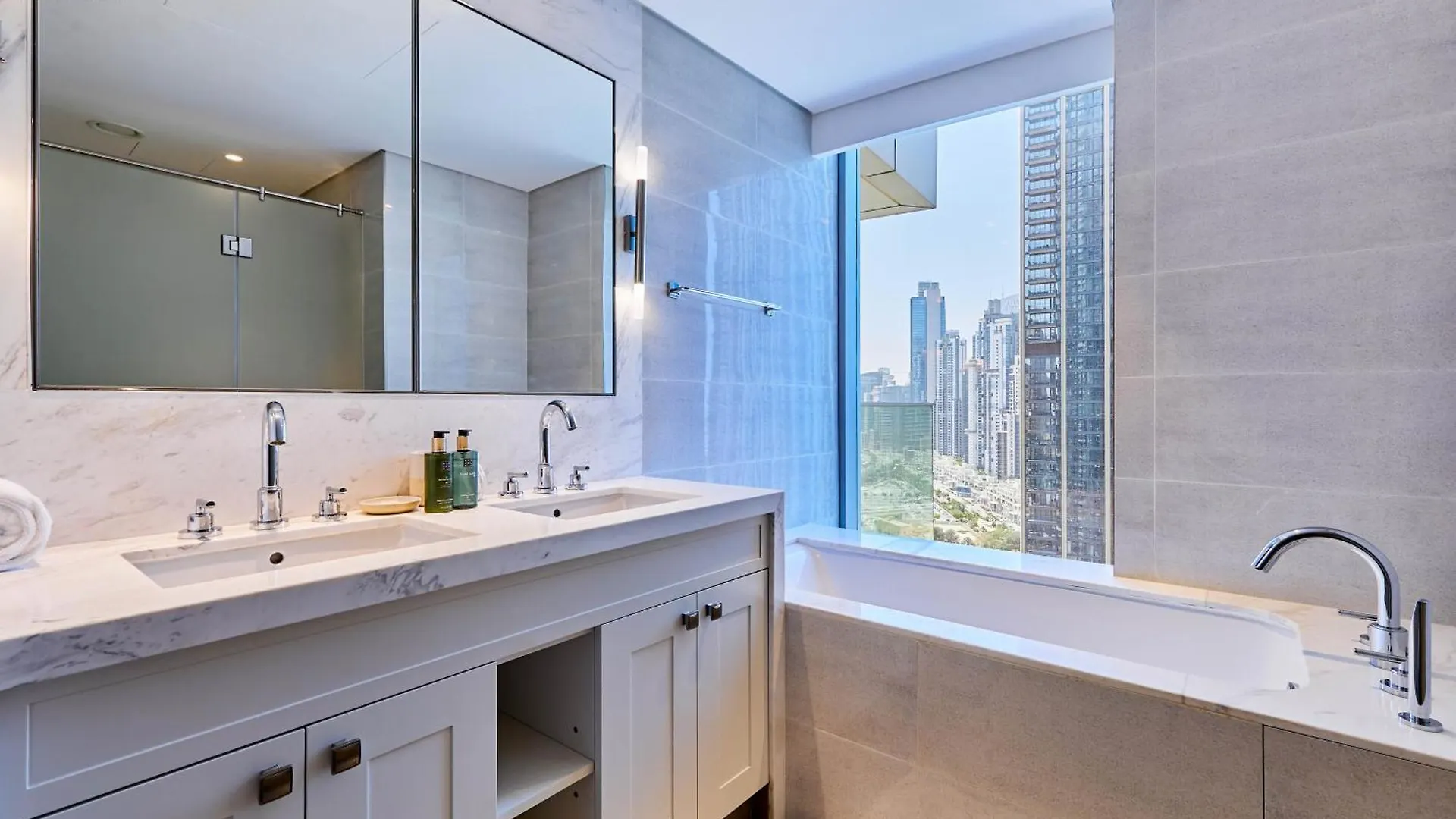 Bnbmehomes - Opera Grand Dubai United Arab Emirates