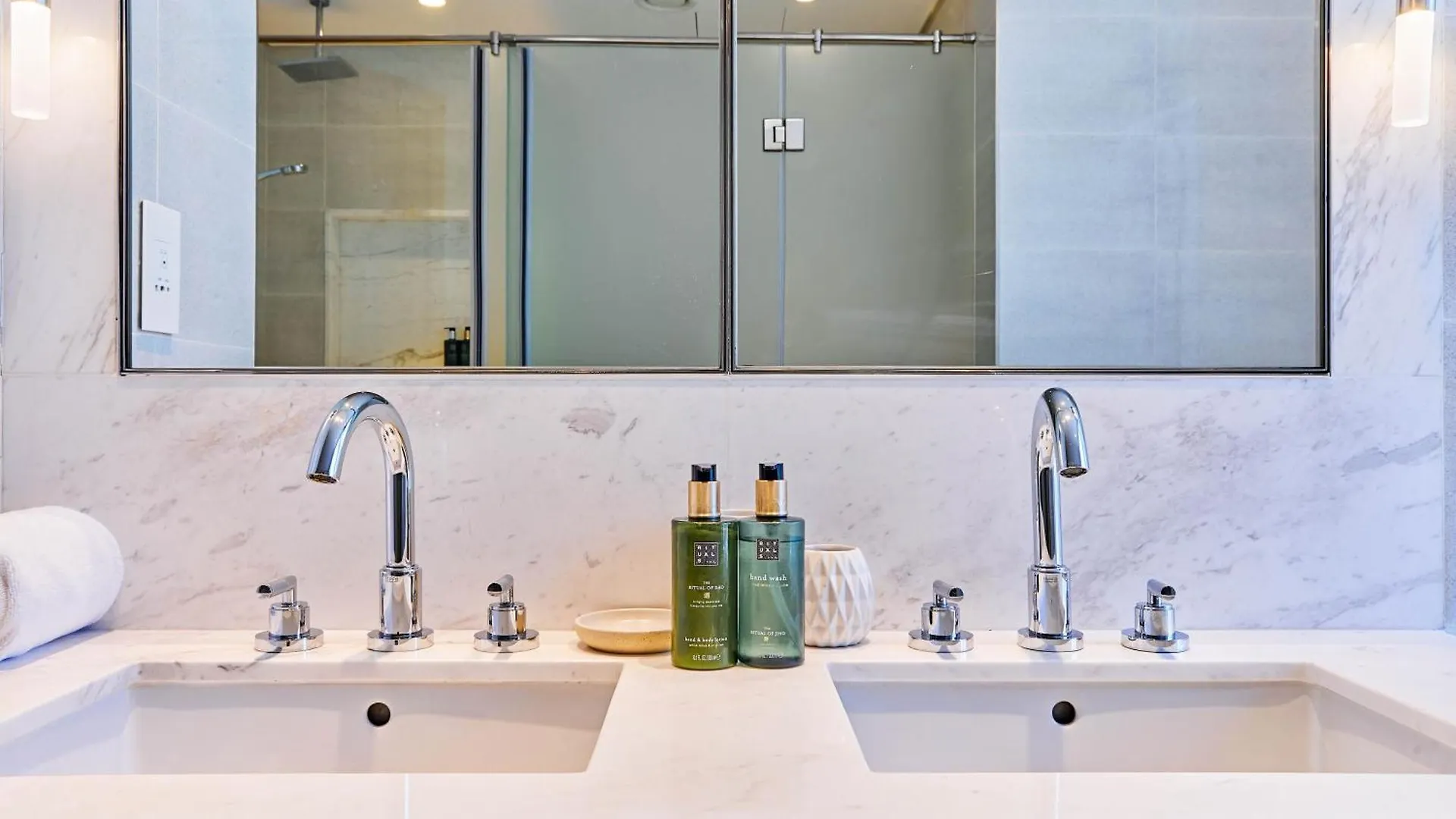 Apartment Bnbmehomes - Opera Grand Dubai United Arab Emirates